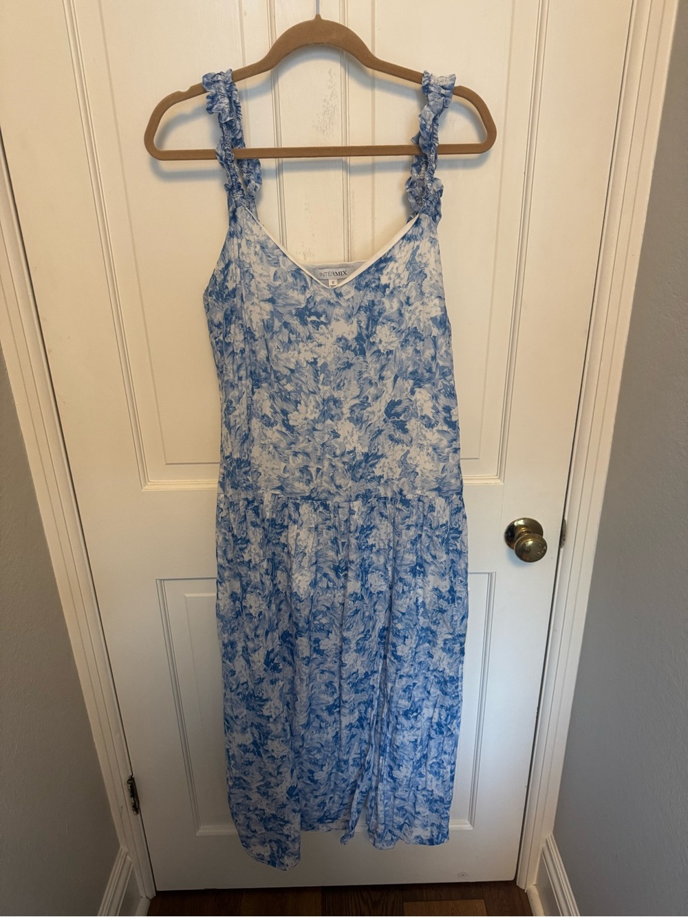 INTERMIX Blue & White Floral Midi Dress Size 8 Like New